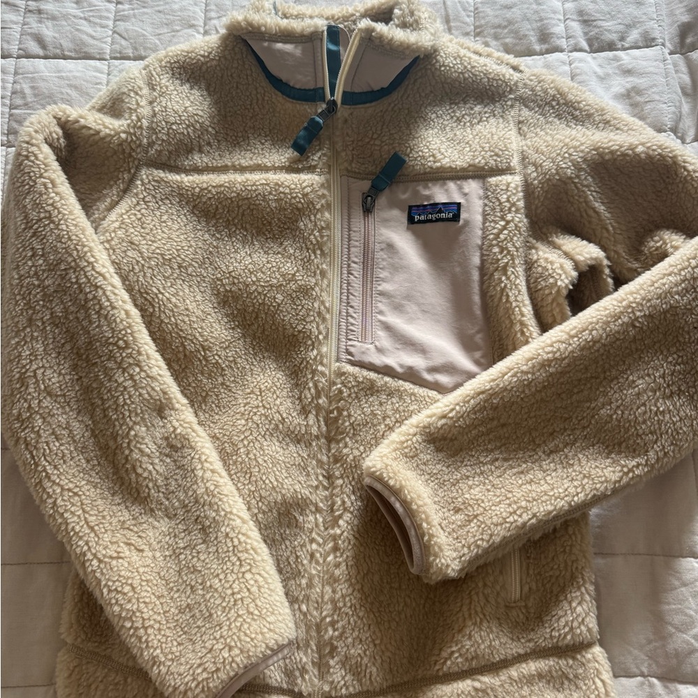 Patagonia Cream Sherpa Fleece Jacket with Teal Accents